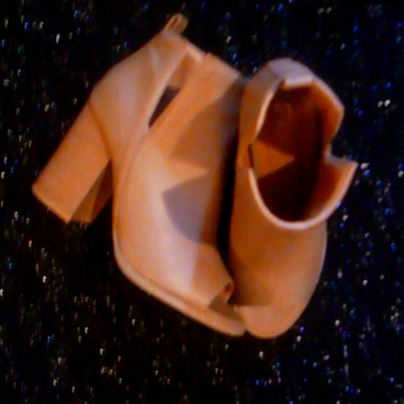 Woman's size 7.5 Pink Life quarter dress boot tan. - Picture 1 of 3